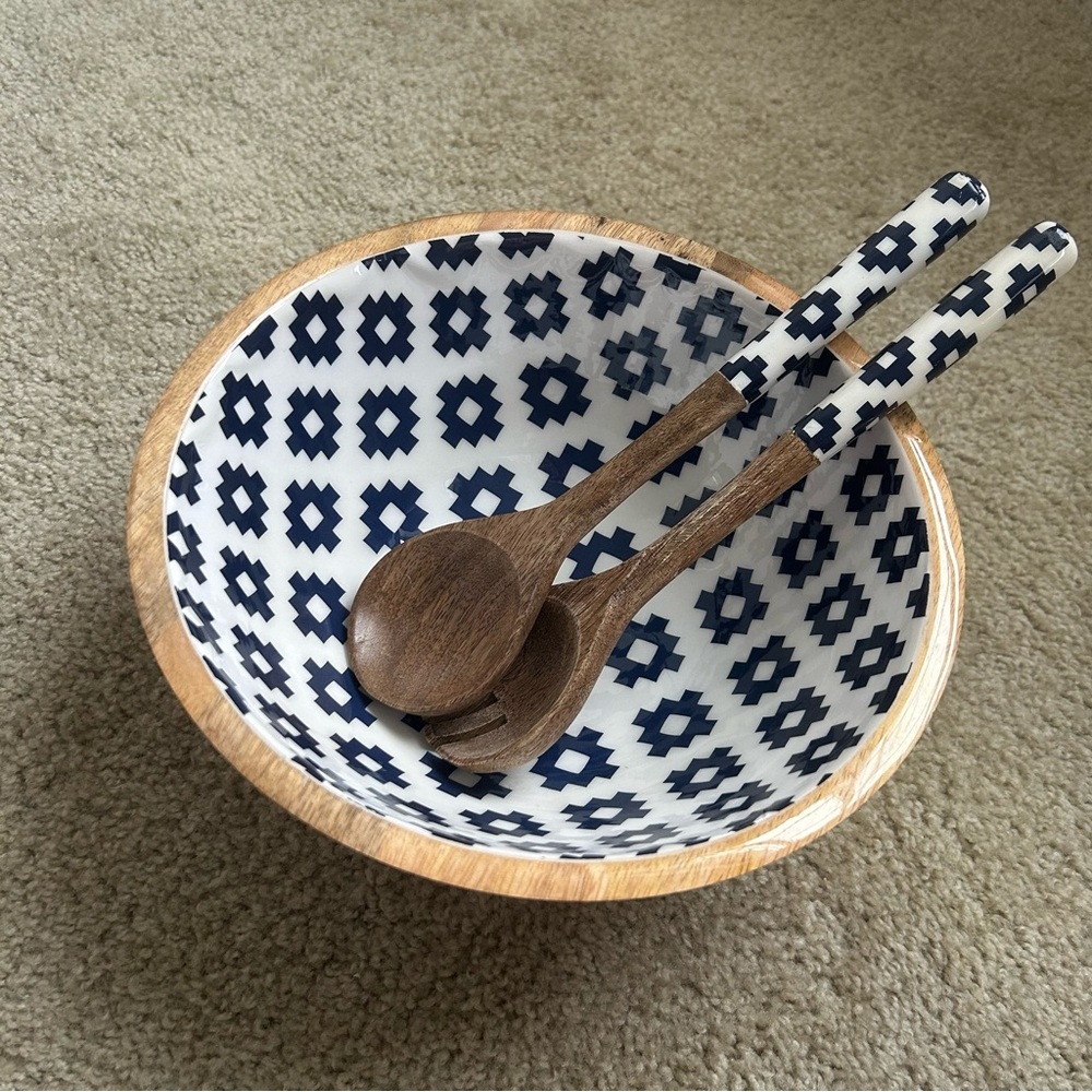 Belk Blue and White Patterned Serving Bowl with Wooden Utensils